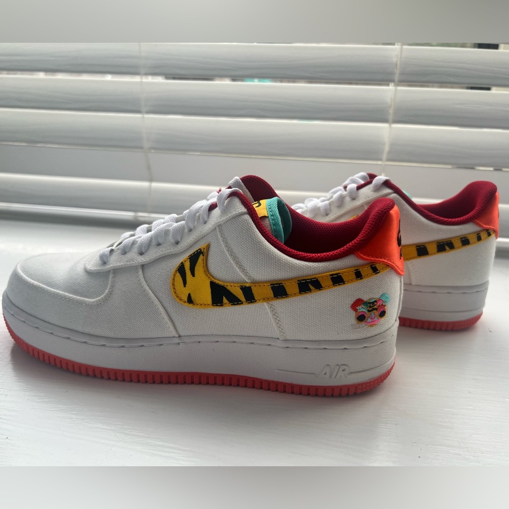NIKE AIR FORCE 1